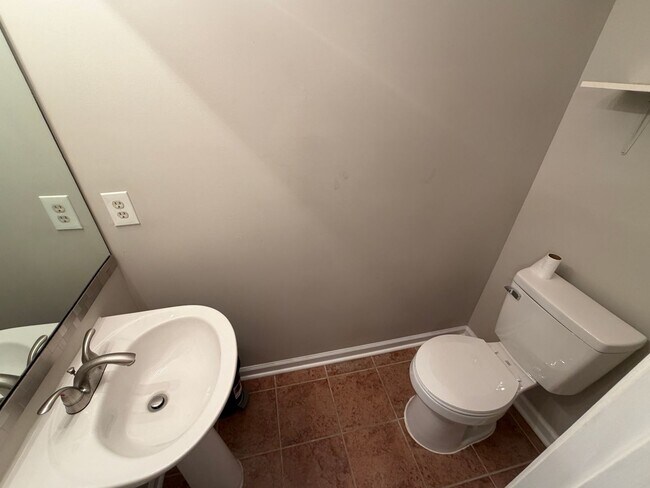 Building Photo - Beautiful 3-bedroom, 2.5-bathroom townhome