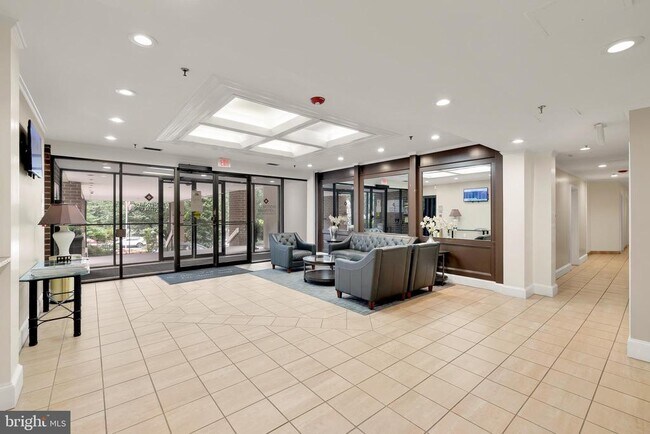 Building Photo - 6300 Stevenson Ave