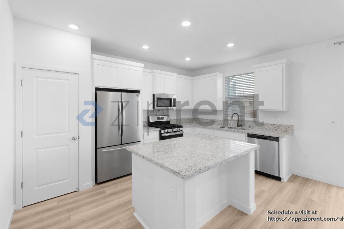 Building Photo - 4417 Neptune Cir