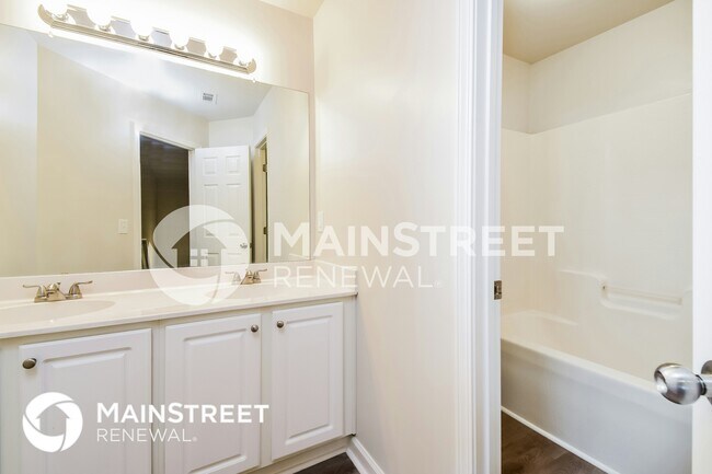 Building Photo - 8904 Crestview Cir
