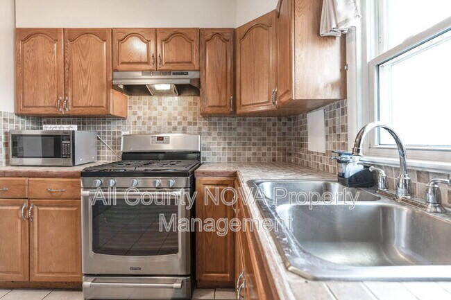 Building Photo - 4141 21st Rd N