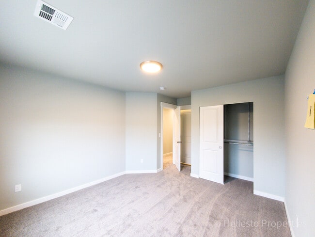 Building Photo - 2494 SW Coho St