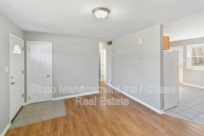 Building Photo - 594 Andover St