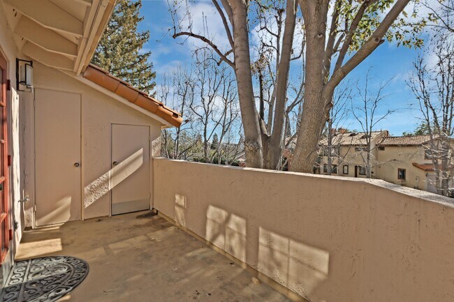 Building Photo - 10252 Danube Dr