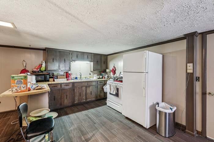 Building Photo - 3975 Lawing Dr