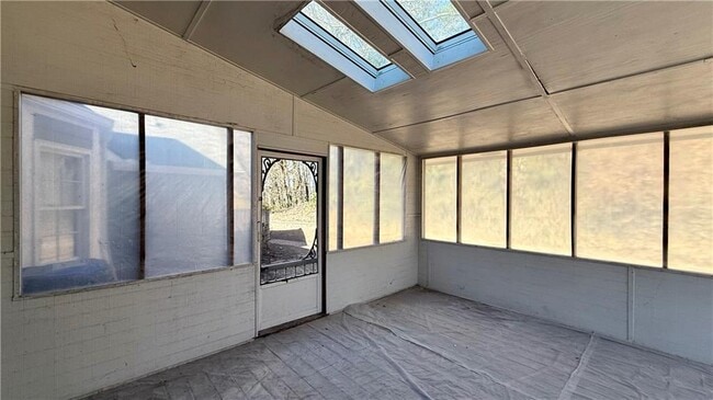 Building Photo - 1735 Ridgefield Dr