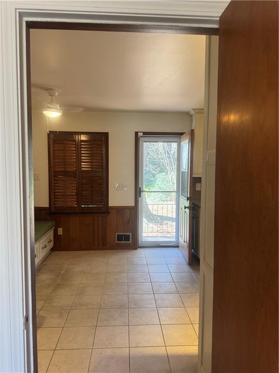 Building Photo - 1959 Queens Way