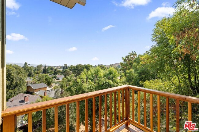 Building Photo - 4950 Marmol Dr