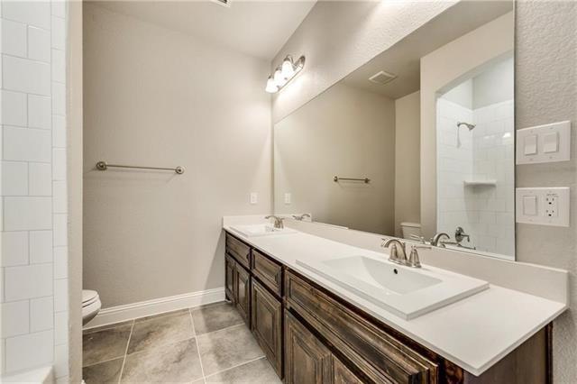 Building Photo - 305 Featherstone Dr