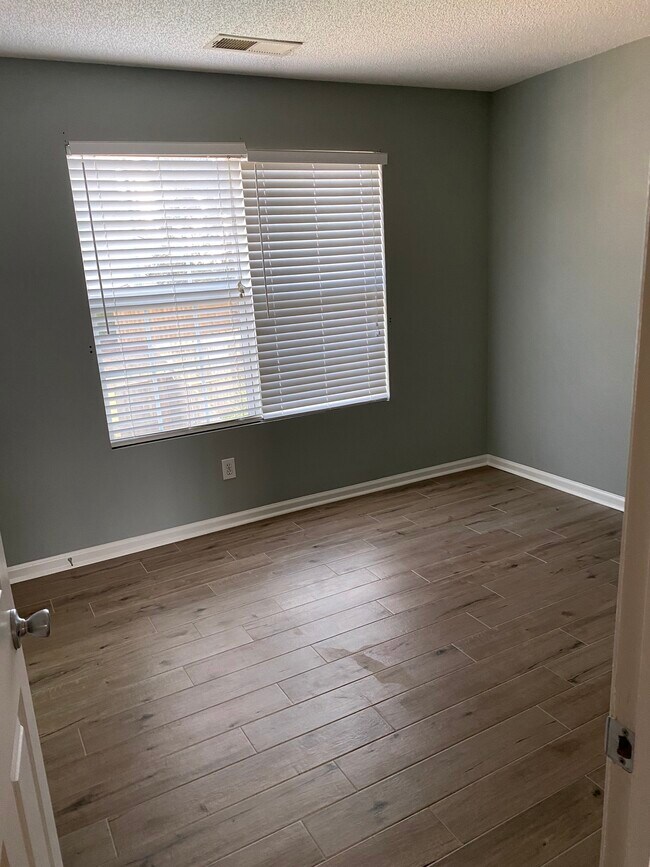 Building Photo - 125 Chastain Cir