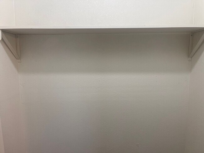 Building Photo - SLATON CHARMER! Totally Remodeled!! Availa...