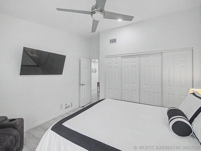 Building Photo - 5154 Oakhill Ln