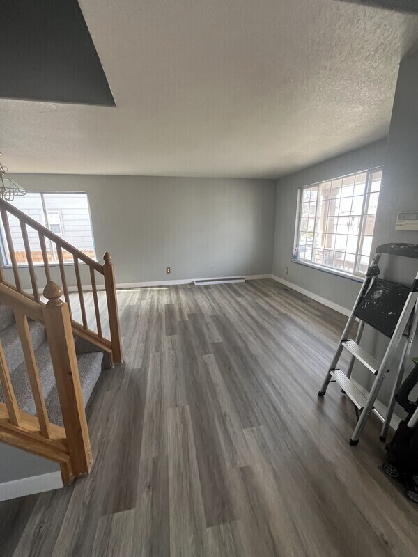 Building Photo - 1324 W 111th Pl