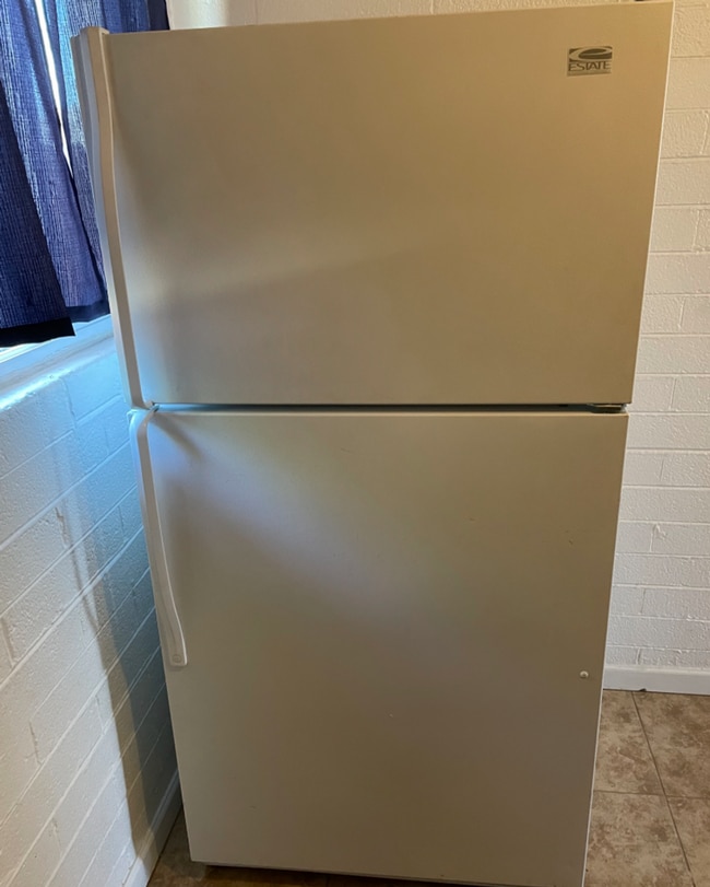 Building Photo - COMING SOON! Charming 2 Bed 1 Bath Apartme...