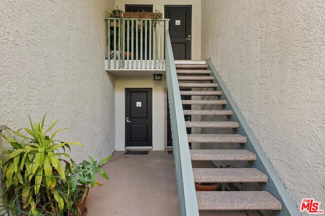 Building Photo - 23665 Park Capri