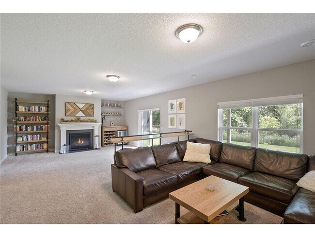 Building Photo - 5596 Orchard Cove