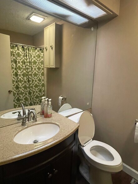 Primary Photo - 283 Alpine Dr