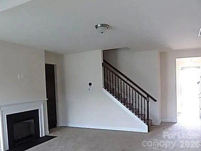 Building Photo - 5633 Garrow Glen Rd