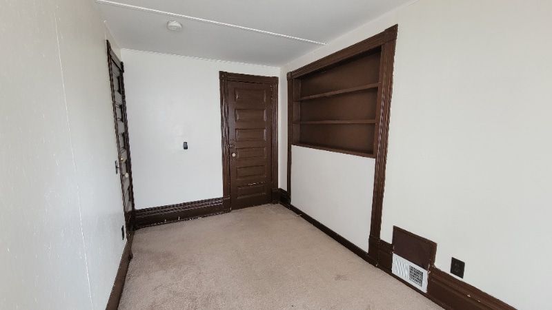 Building Photo - 1918 Hughitt Ave