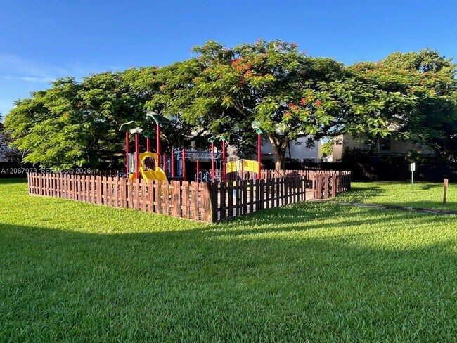 Building Photo - 15428 SW 50th Terrace