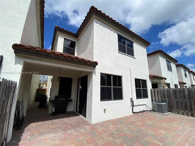 Building Photo - 10336 NW 70th Terrace