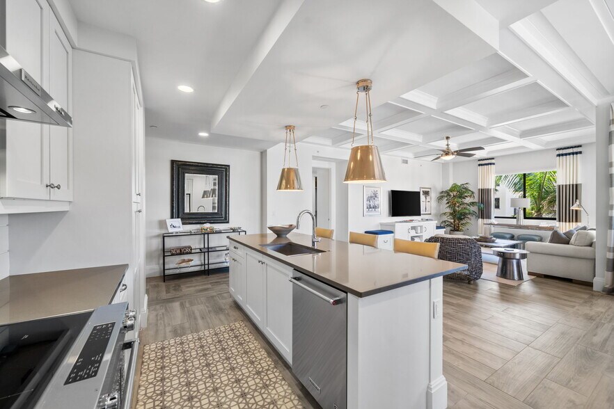 Building Photo - 1035 3rd Ave S