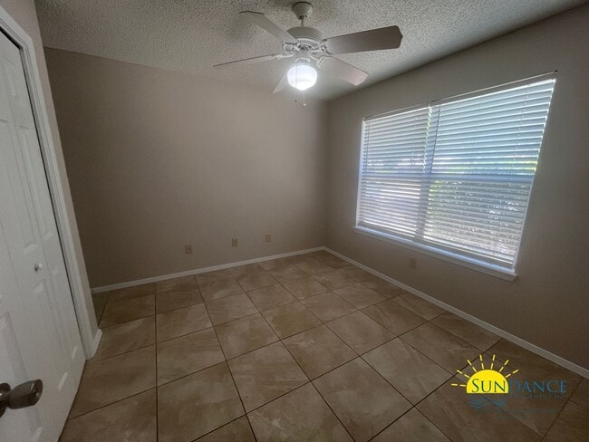 Building Photo - Nice 2 Bedroom Unit in Niceville!