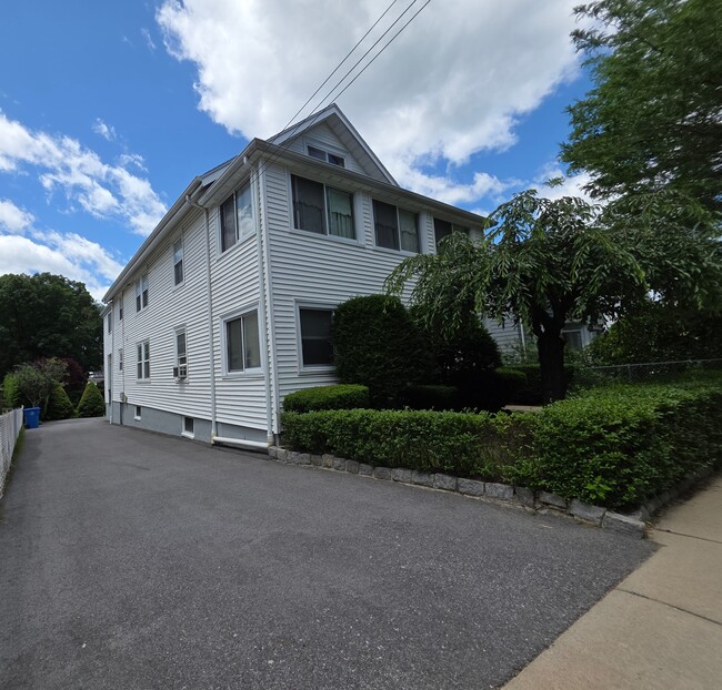 Building Photo - 97 White St