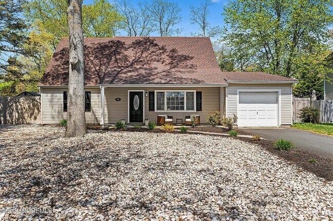 Building Photo - 88 Almond Dr