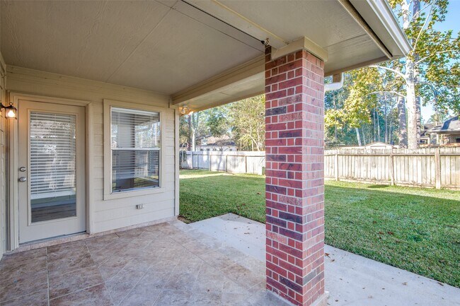 Building Photo - 3331 Hemingway Dr