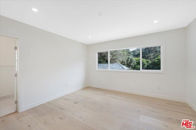 Building Photo - 1928 Montecito Dr