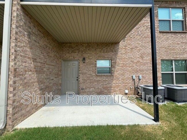 Building Photo - 145 Bruin Dr