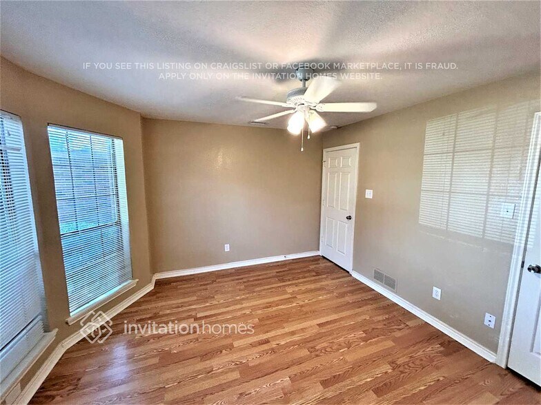 Building Photo - 400 Partridge Cir