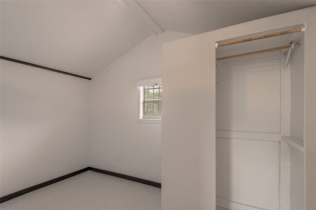 Building Photo - 128 Johnnie St