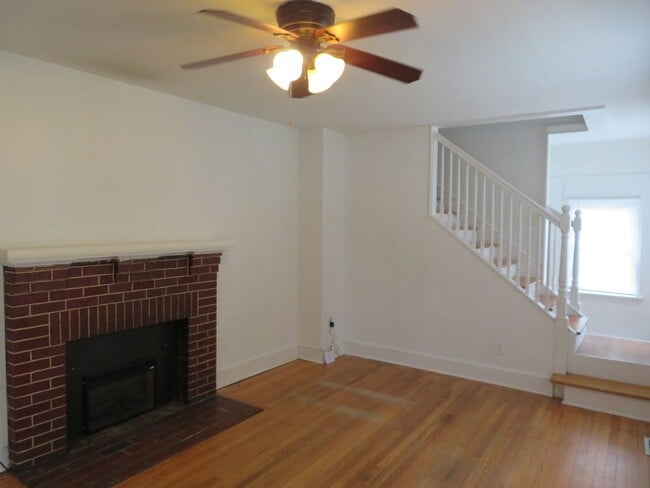 Building Photo - 815 Floral Ave