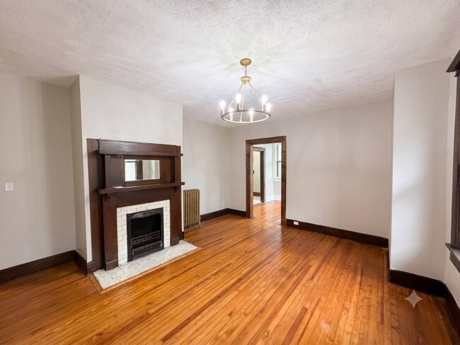 Building Photo - 1258 Agnes Pl