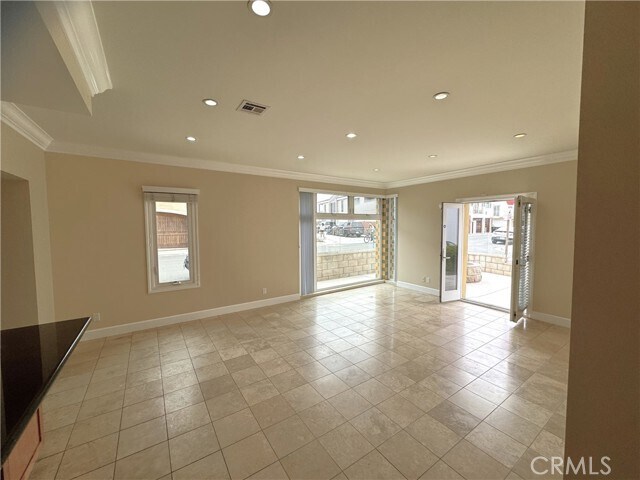 Building Photo - 4510 Seashore Dr