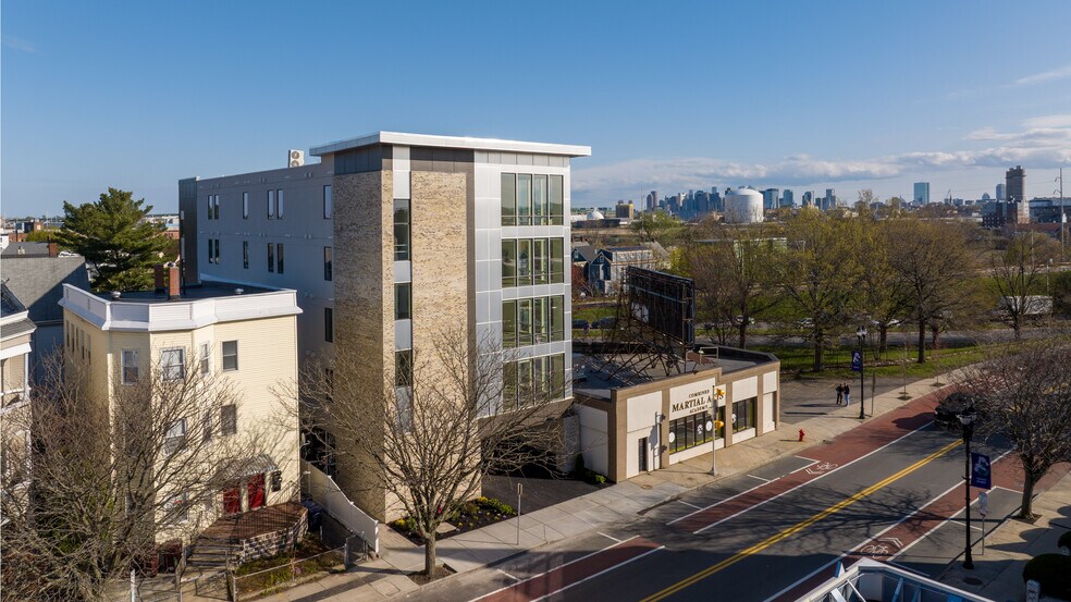 Building Photo - 319 Broadway