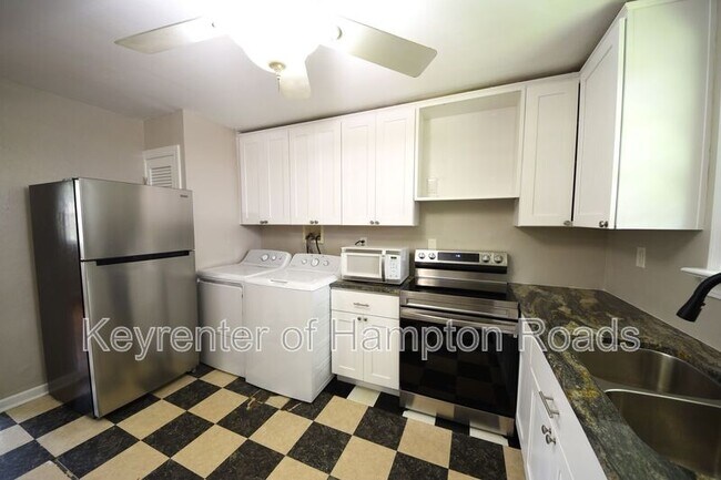 Building Photo - 4109 5th St