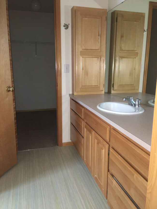 Building Photo - Fantastic Home In SW Corvallis with Landsc...