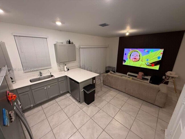 Building Photo - 441 NE 13th St