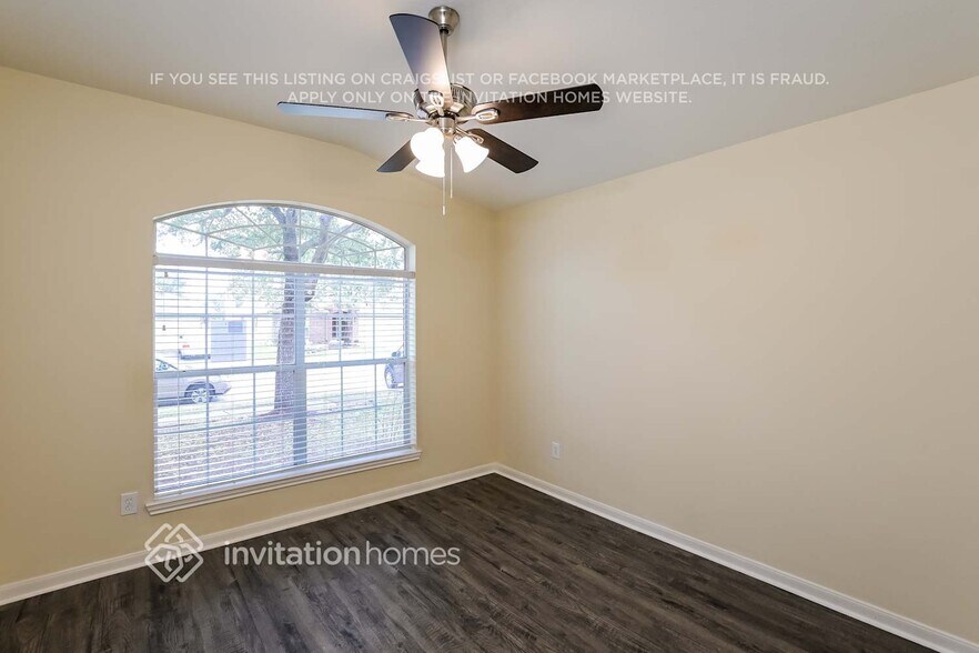 Building Photo - 15519 Riford Dr