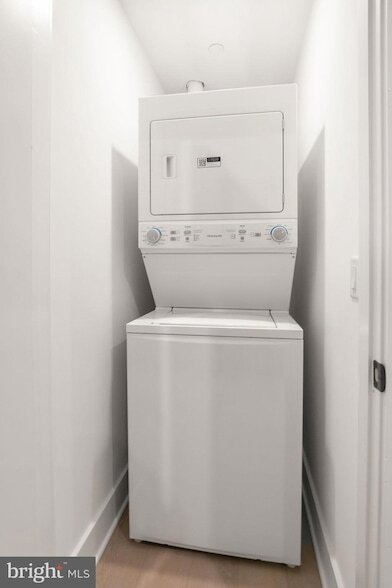 Building Photo - 30 W Allens Ln