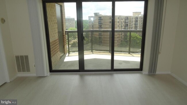 Building Photo - 8350 Greensboro Dr