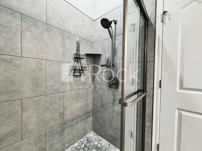 Building Photo - Gorgeous 4 Bedroom Home with Storm Shelter