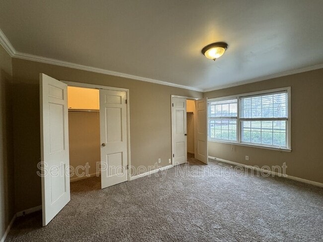 Building Photo - 5437 Covington Rd