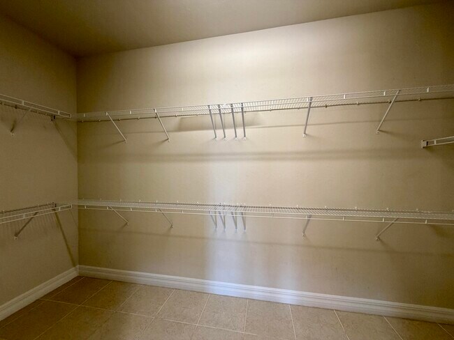 Building Photo - 2905 Siena Cir