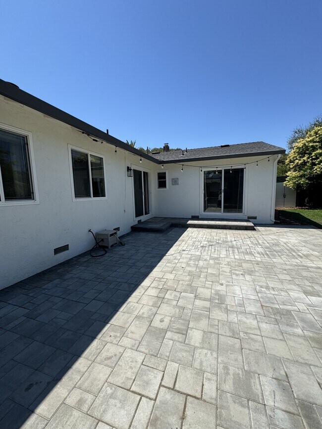 Building Photo - 22 Leland Dr