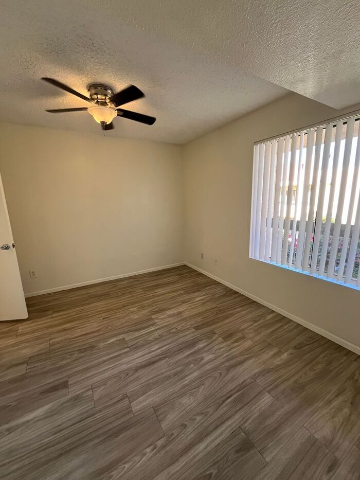 Building Photo - 1201 S McClintock Dr