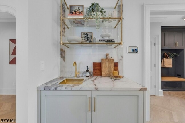 Building Photo - 84 Watchung Ave